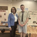 Pamelya Herndon serving as a mentor for a high school student